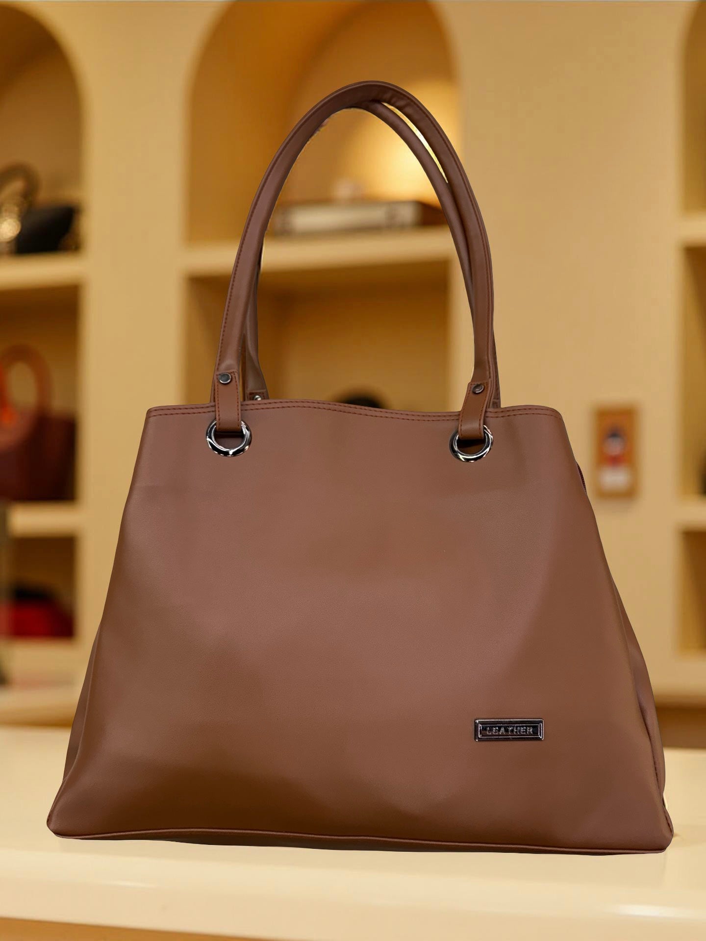 Elegan Handbag – Spacious & Stylish Everyday Companion
