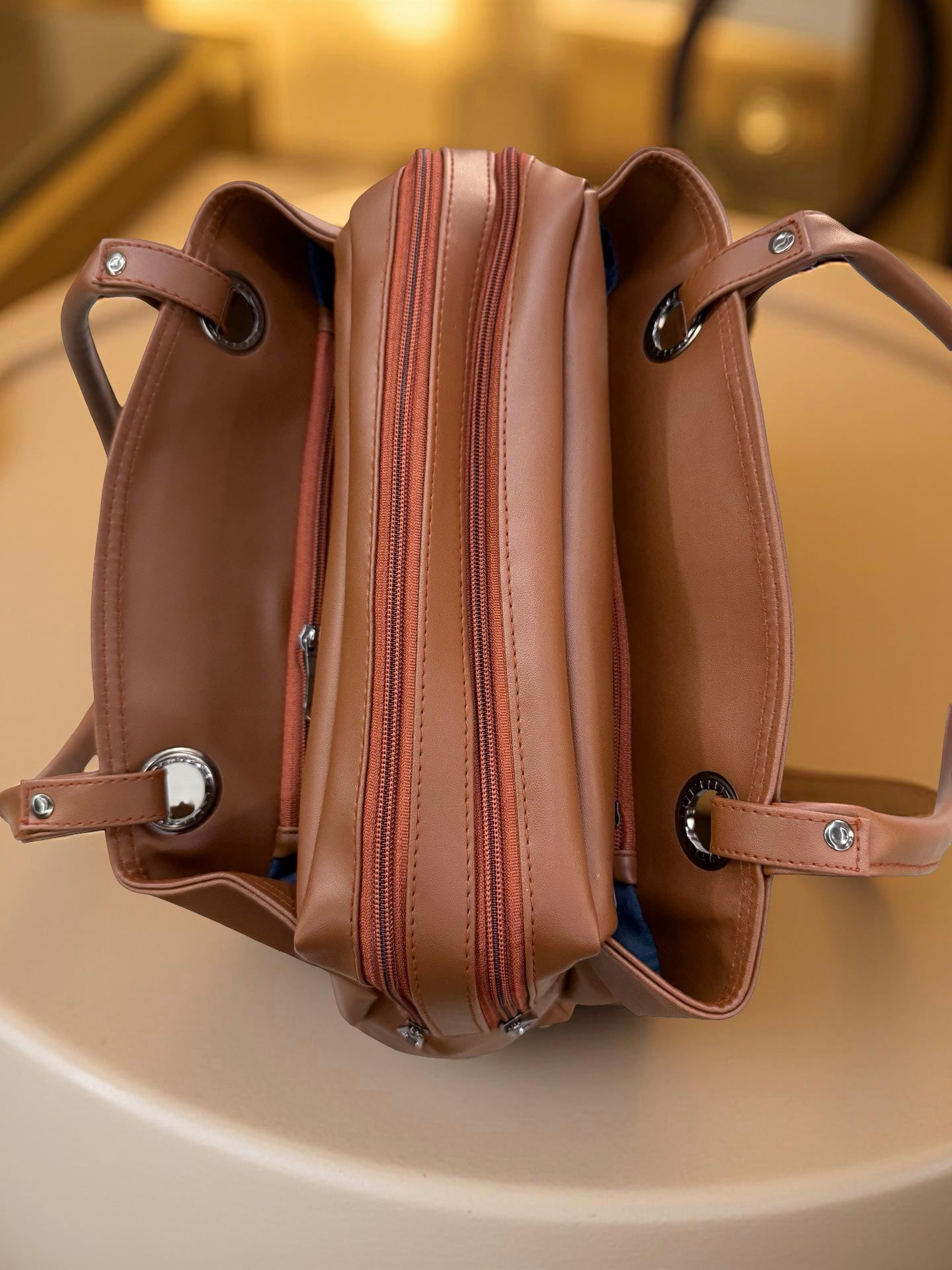 Elegan Handbag – Spacious & Stylish Everyday Companion