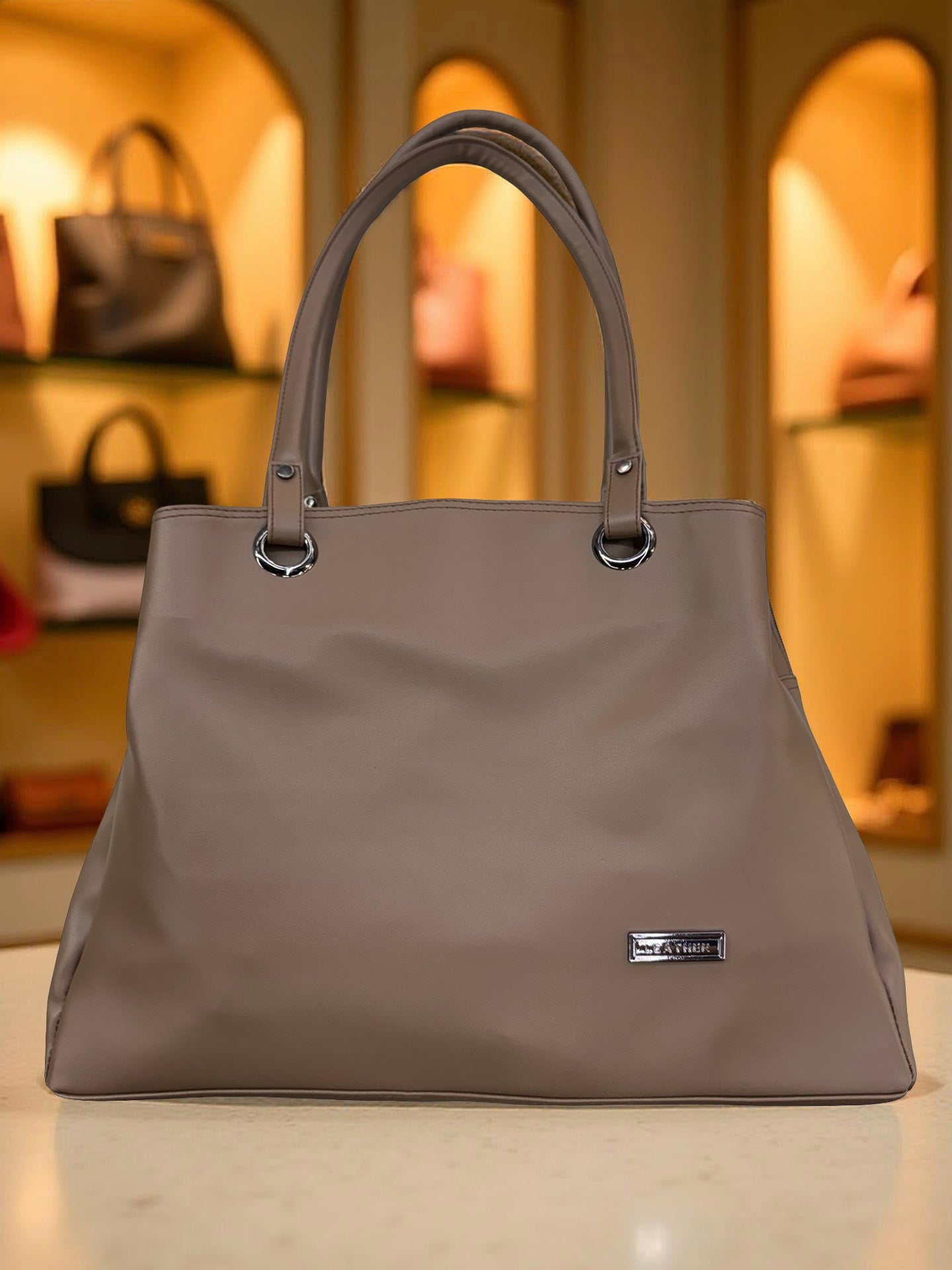 Elegan Handbag – Spacious & Stylish Everyday Companion
