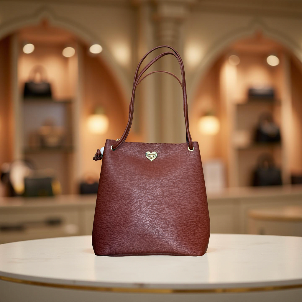 Elegant Leather-Finish Tote Bag – Timeless Style, Everyday Function