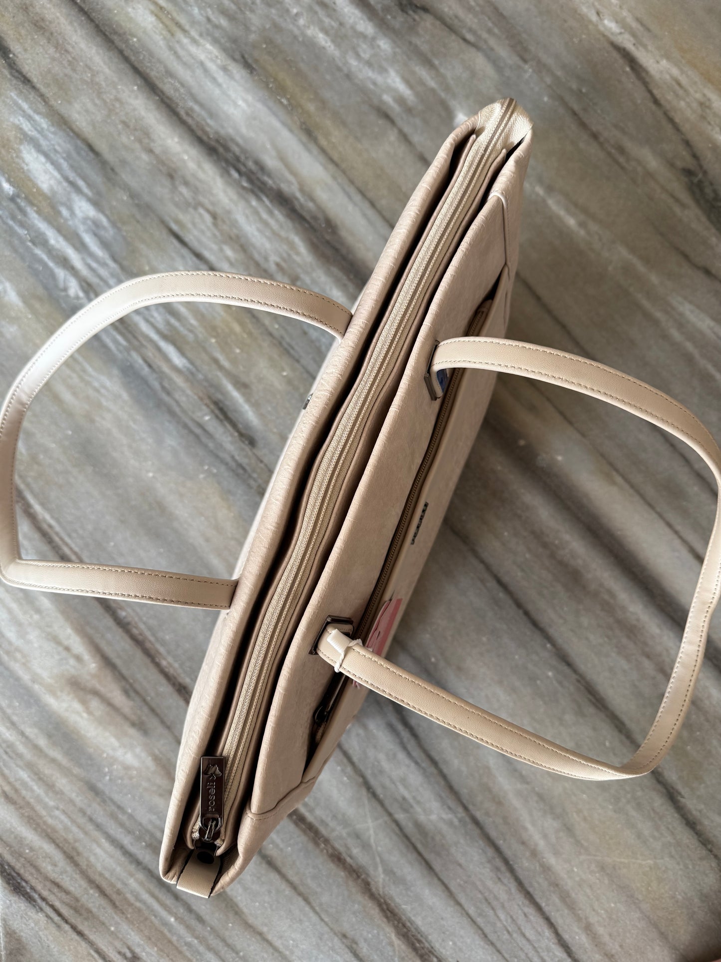 Elegance Textured Tote – Premium Everyday Handbag