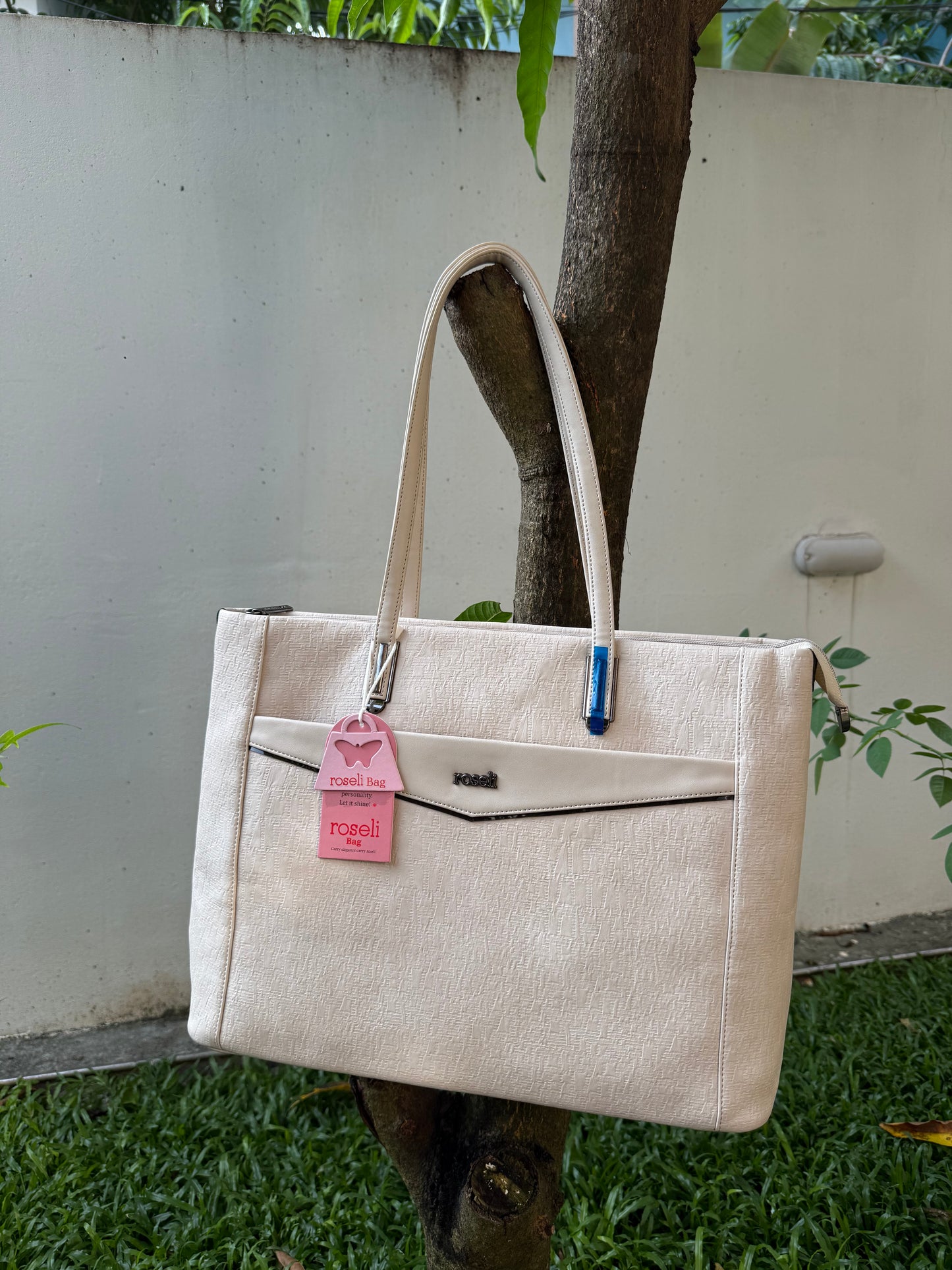 Elegance Textured Tote – Premium Everyday Handbag