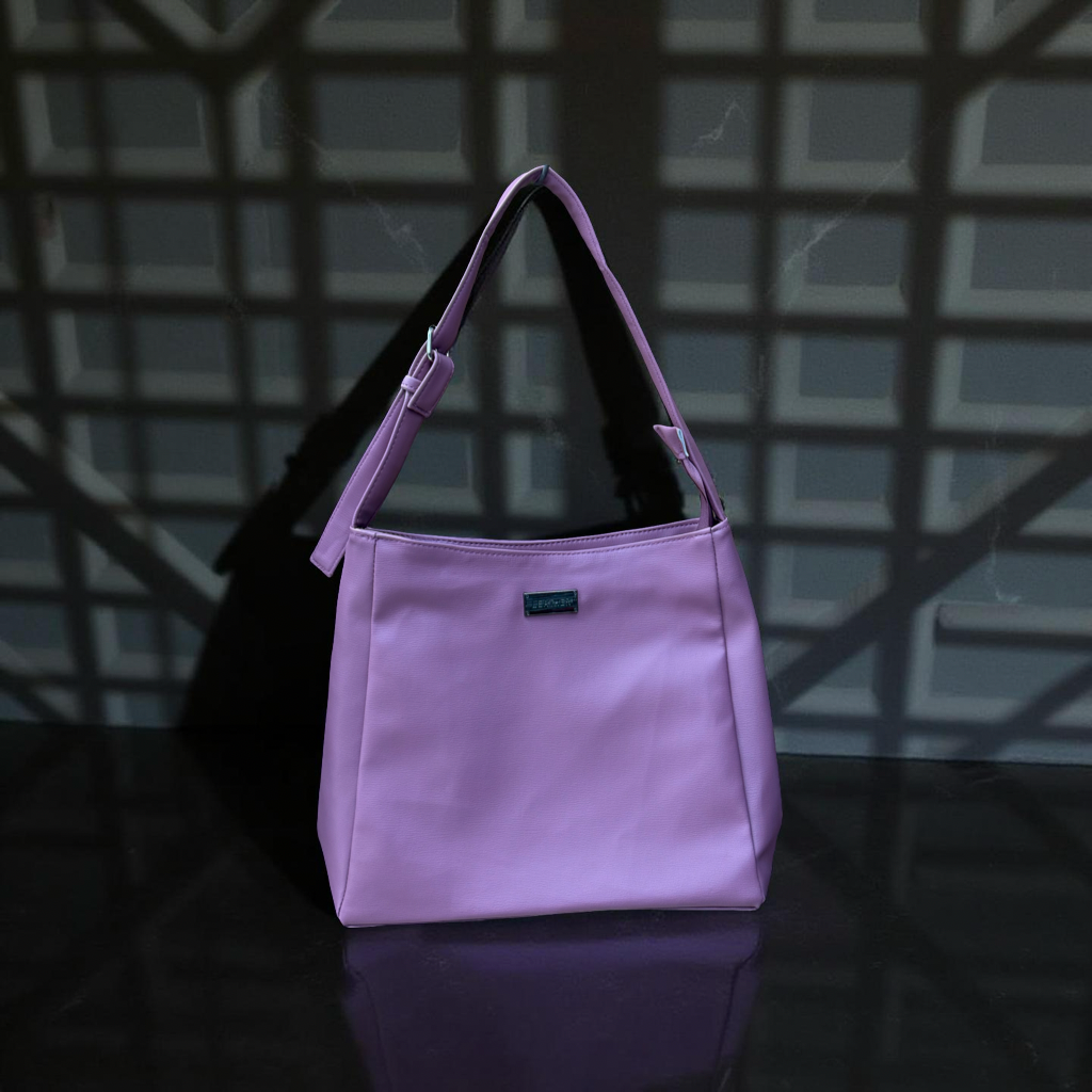 Classic Single Strap Shoulder Bag